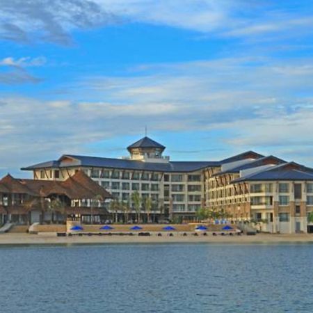 The Bellevue Resort Panglao Zewnętrze zdjęcie The hotel's main building