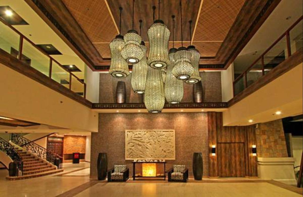 The Bellevue Resort Panglao Zewnętrze zdjęcie The lobby of the hotel