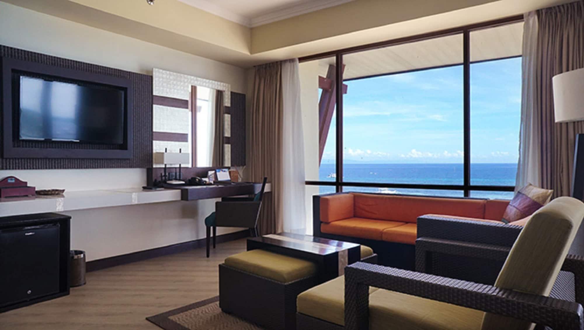 The Bellevue Resort Panglao Zewnętrze zdjęcie A suite at the Hilton San Diego Bayfront
